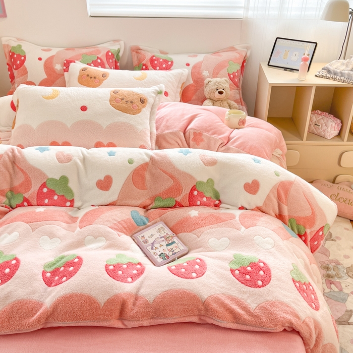 91家纺网 家纺一手货源 找家纺 川悦生活 2025新款立体雪花绒印花大床四件套系列一场景一 冰激凌小熊