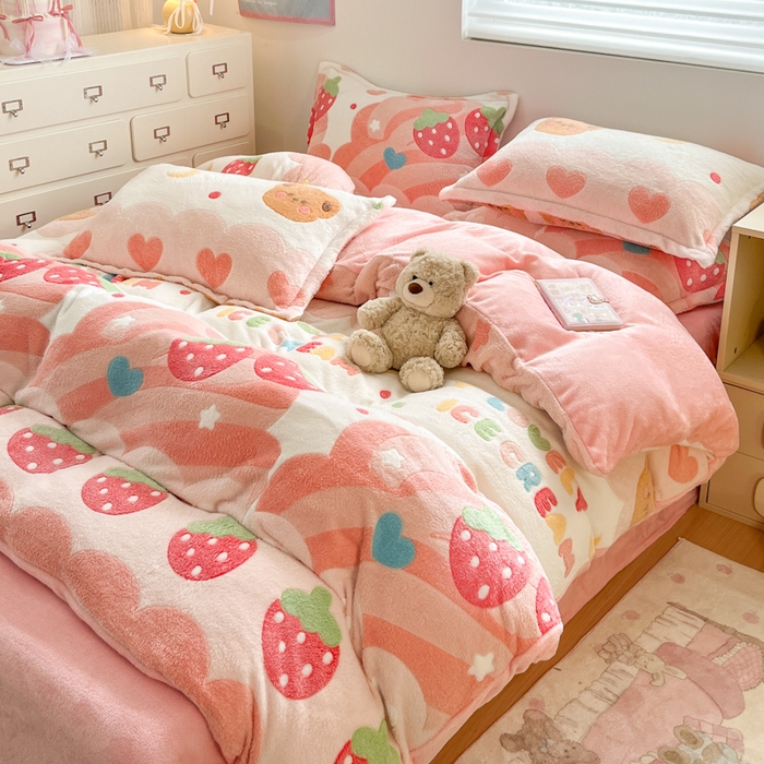 91家纺网 家纺一手货源 找家纺 川悦生活 2025新款立体雪花绒印花大床四件套系列一场景一 冰激凌小熊