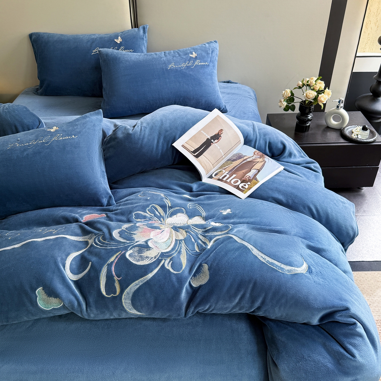 91家纺网 家纺一手货源 找家纺 （总）莱凯家纺 2025新款牛奶绒刺绣四件套