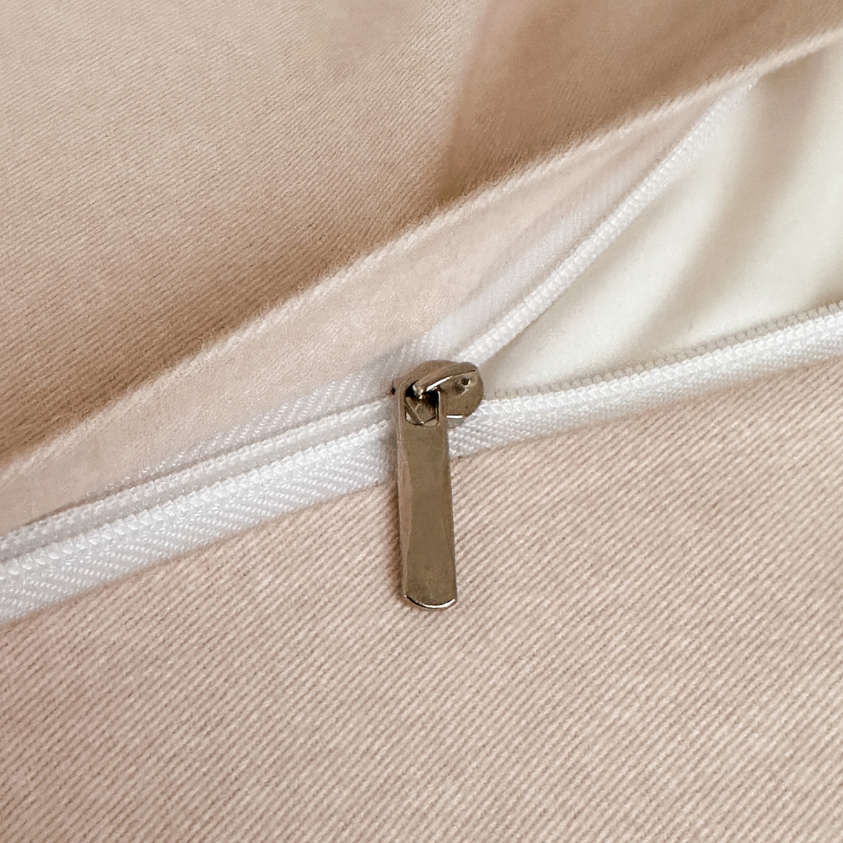 91家纺网 家纺一手货源 找家纺 羚羊语家纺 2025新款A类全棉生态磨毛100棉数码印花四件套活性磨毛轻奢美拉德系简约花卉床单床笠三件套 影织纱