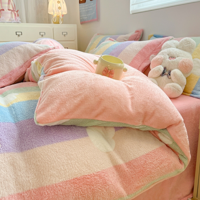 91家纺网 家纺一手货源 找家纺 川悦生活 2025新款立体雪花绒印花大床四件套系列一场景一 彩虹爱心粉