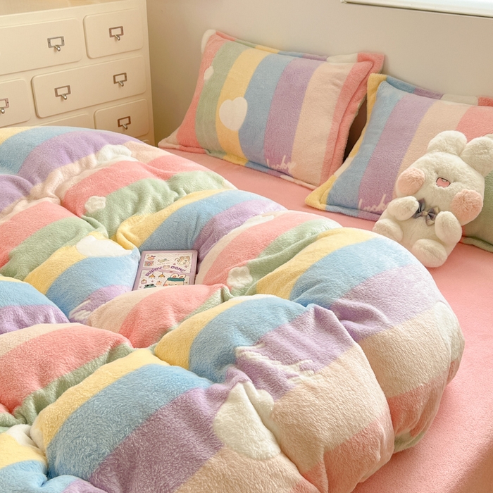 91家纺网 家纺一手货源 找家纺 川悦生活 2025新款立体雪花绒印花大床四件套系列一场景一 彩虹爱心粉