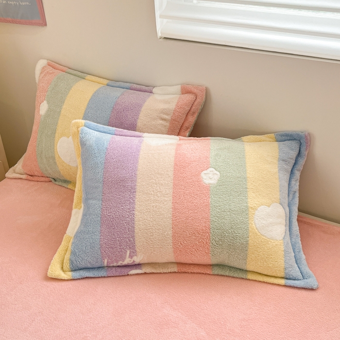 91家纺网 家纺一手货源 找家纺 川悦生活 2025新款立体雪花绒印花大床四件套系列一场景一 彩虹爱心粉