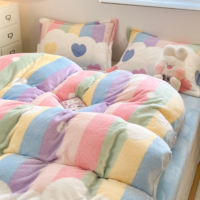 91家纺网 家纺一手货源 找家纺 川悦生活 2025新款立体雪花绒印花大床四件套系列一场景一 彩虹爱心蓝