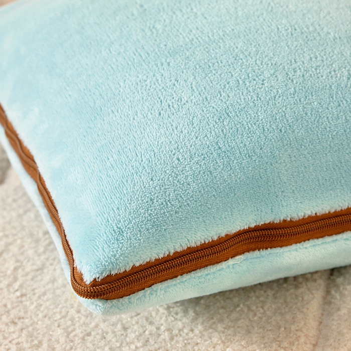 91家纺网 家纺一手货源 找家纺 阳光依佰抱枕被 2025秋冬新款牛奶绒多功能抱枕被系列-调皮狗 调皮狗---浅蓝色