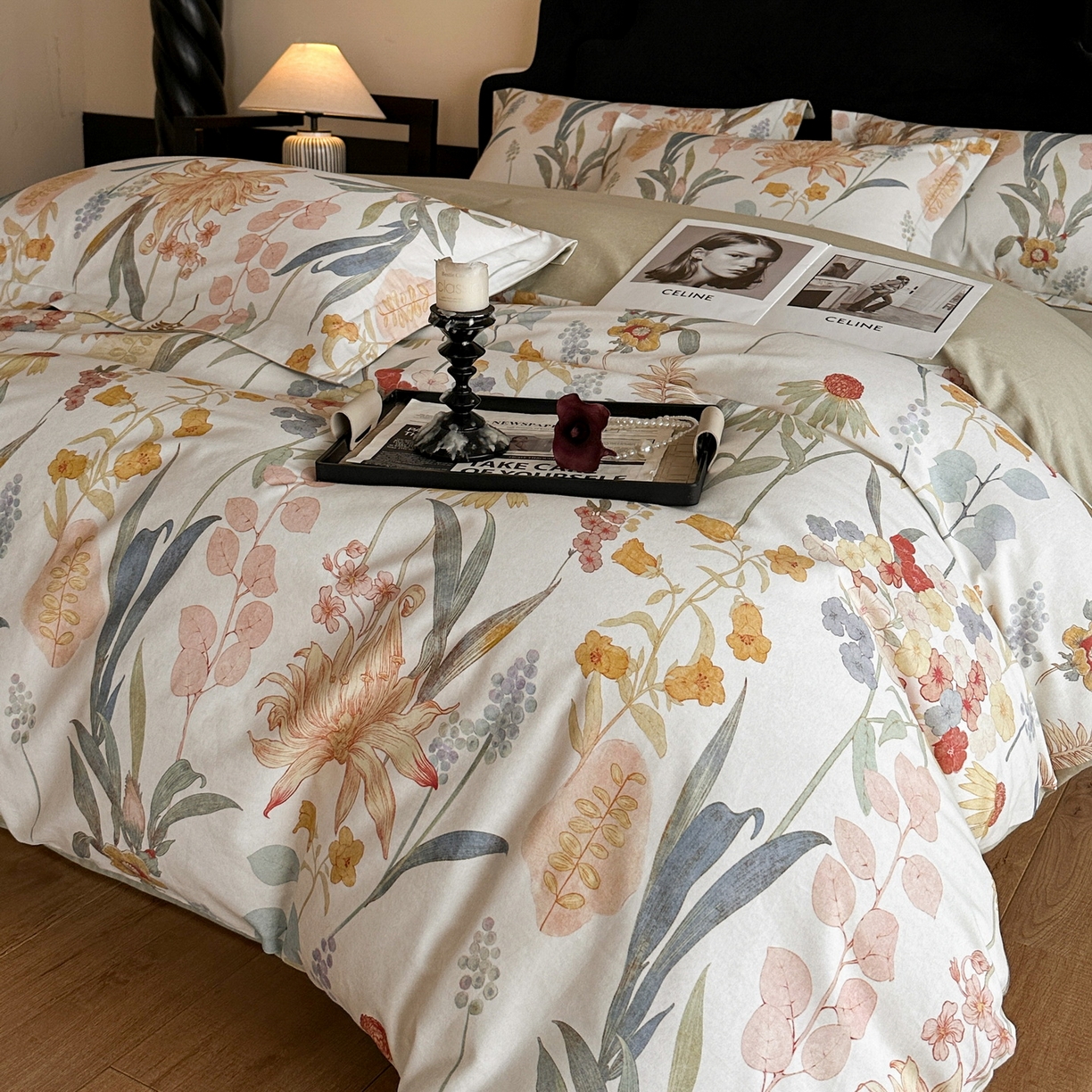 91家纺网 家纺一手货源 找家纺 羚羊语家纺 2025新款A类全棉生态磨毛100棉数码印花四件套活性磨毛轻奢美拉德系简约花卉床单床笠三件套 风语喃