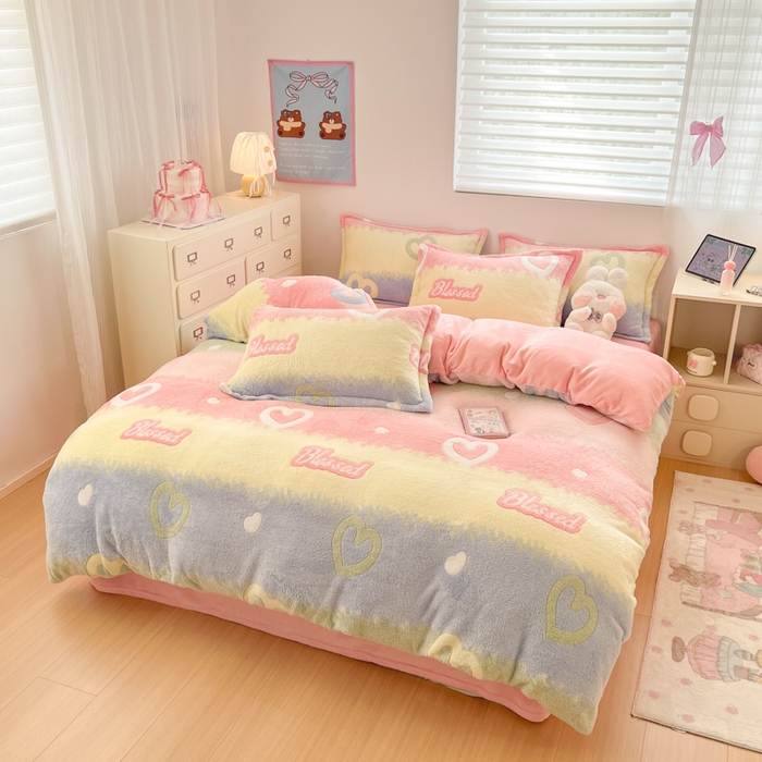 91家纺网 家纺一手货源 找家纺 川悦生活 2025新款立体雪花绒印花大床四件套系列一场景一 彩虹爱语粉