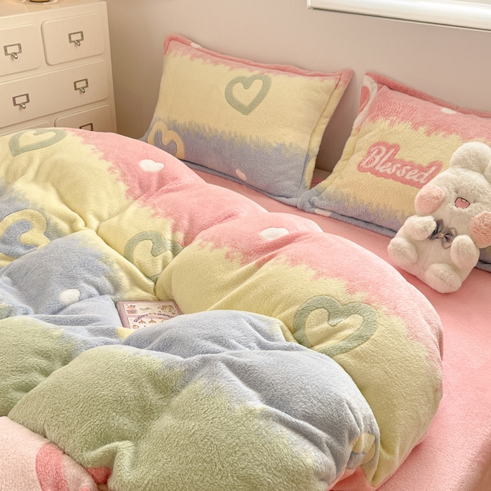 91家纺网 家纺一手货源 找家纺 川悦生活 2025新款立体雪花绒印花大床四件套系列一场景一 彩虹爱语粉