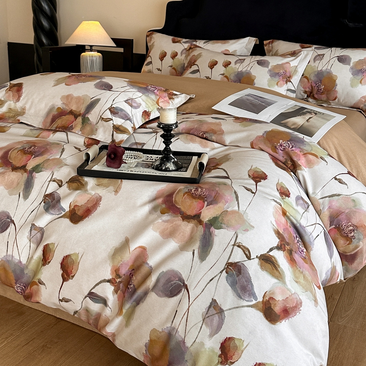 91家纺网 家纺一手货源 找家纺 羚羊语家纺 2025新款A类全棉生态磨毛100棉数码印花四件套活性磨毛轻奢美拉德系简约花卉床单床笠三件套 浮光跃