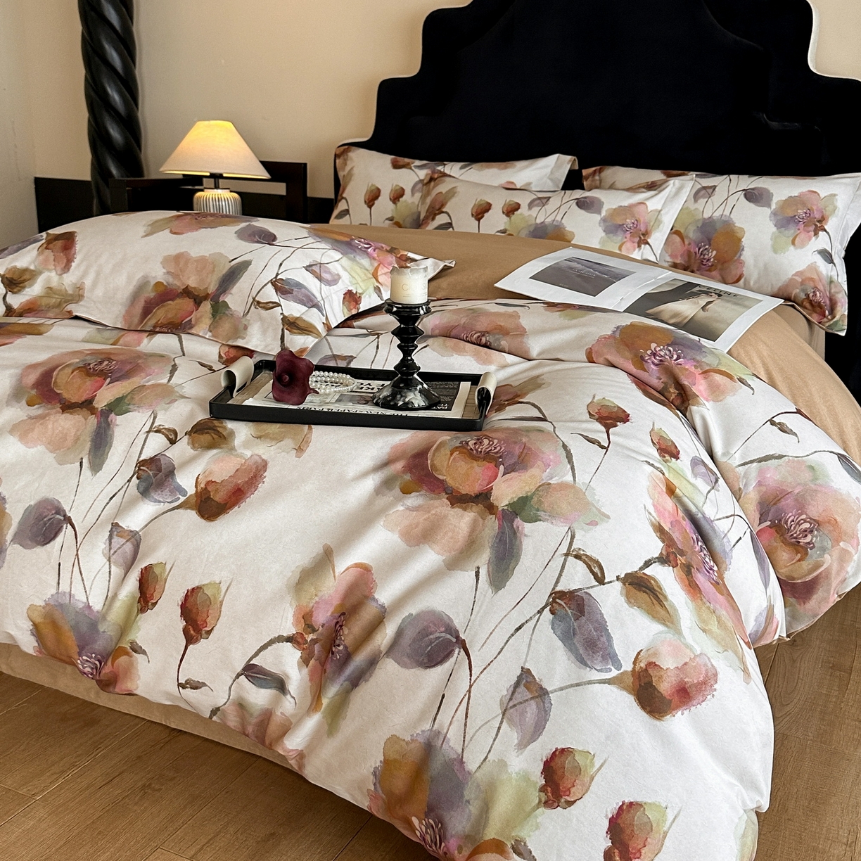 91家纺网 家纺一手货源 找家纺 羚羊语家纺 2025新款A类全棉生态磨毛100棉数码印花四件套活性磨毛轻奢美拉德系简约花卉床单床笠三件套 浮光跃