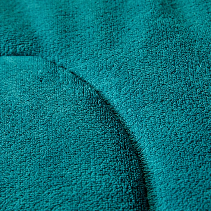 91家纺网 家纺一手货源 找家纺 阳光依佰抱枕被 2025秋冬新款牛奶绒多功能抱枕被系列-调皮狗 调皮狗---孔雀绿