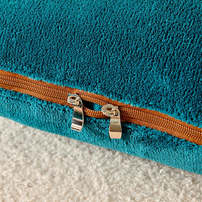 91家纺网 家纺一手货源 找家纺 阳光依佰抱枕被 2025秋冬新款牛奶绒多功能抱枕被系列-调皮狗 调皮狗---孔雀绿