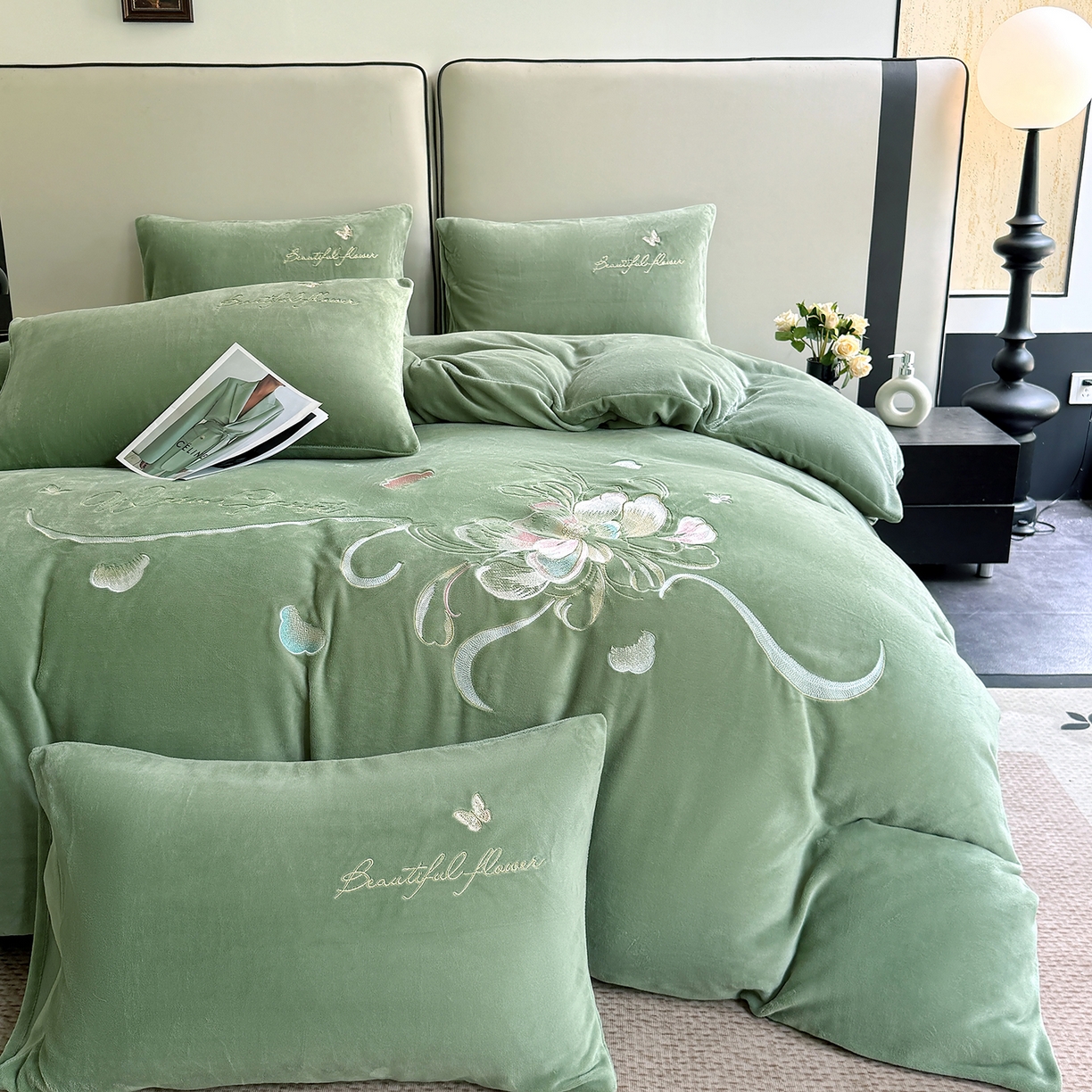 91家纺网 家纺一手货源 找家纺 莱凯家纺 2025新款牛奶绒刺绣四件套 花间醉（绿）