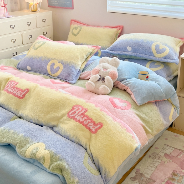 91家纺网 家纺一手货源 找家纺 川悦生活 2025新款立体雪花绒印花大床四件套系列一场景一 彩虹爱语蓝