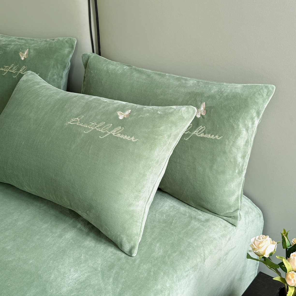 91家纺网 家纺一手货源 找家纺 莱凯家纺 2025新款牛奶绒刺绣四件套 花间醉（绿）