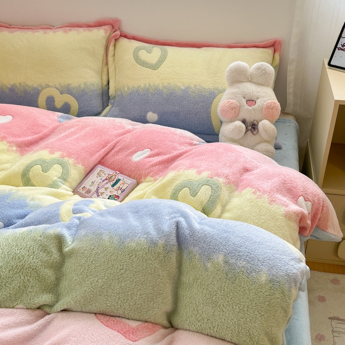 91家纺网 家纺一手货源 找家纺 川悦生活 2025新款立体雪花绒印花大床四件套系列一场景一 彩虹爱语蓝