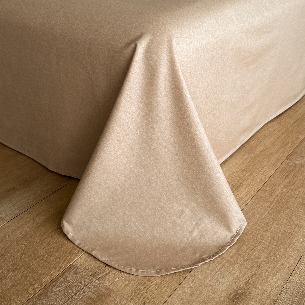 91家纺网 家纺一手货源 找家纺 羚羊语家纺 2025新款A类全棉生态磨毛100棉数码印花四件套活性磨毛轻奢美拉德系简约花卉床单床笠三件套 浮光跃