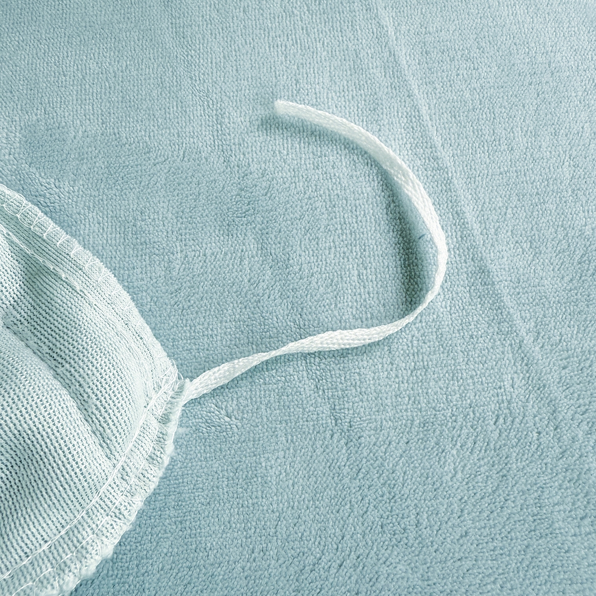 91家纺网 家纺一手货源 找家纺 莱凯家纺 2025新款牛奶绒刺绣四件套 花间醉（浅蓝）