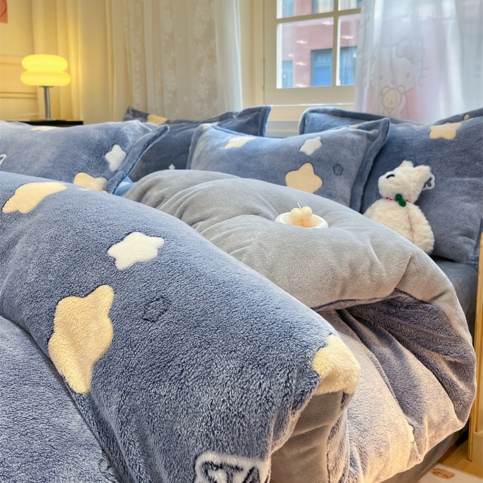 91家纺网 家纺一手货源 找家纺 川悦生活 2025新款立体雪花绒印花大床四件套系列一场景一 藏蓝星语