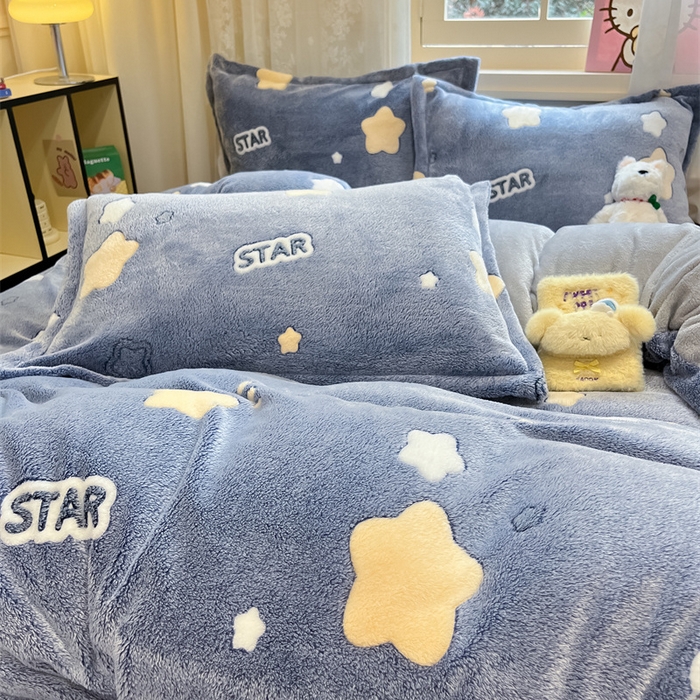 91家纺网 家纺一手货源 找家纺 川悦生活 2025新款立体雪花绒印花大床四件套系列一场景一 藏蓝星语