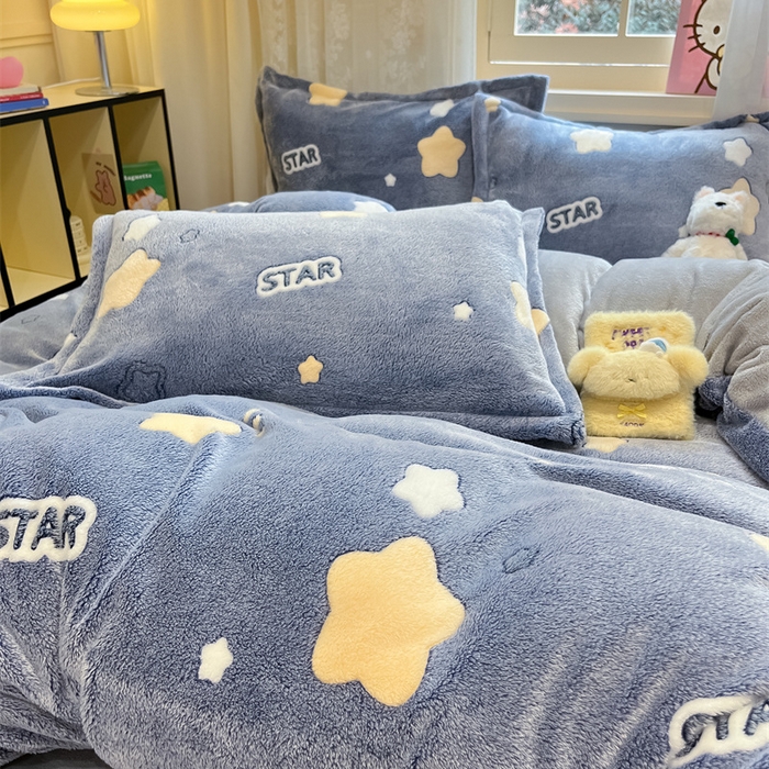 91家纺网 家纺一手货源 找家纺 川悦生活 2025新款立体雪花绒印花大床四件套系列一场景一 藏蓝星语