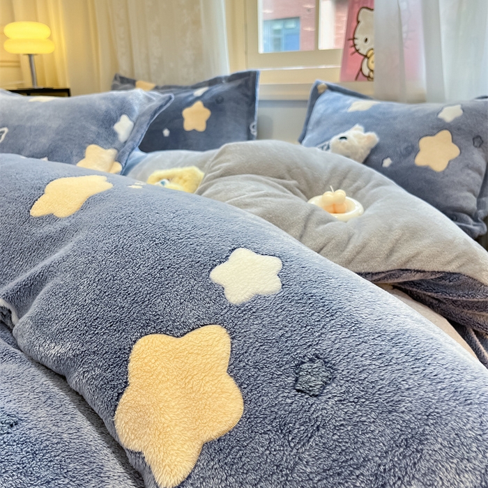 91家纺网 家纺一手货源 找家纺 川悦生活 2025新款立体雪花绒印花大床四件套系列一场景一 藏蓝星语