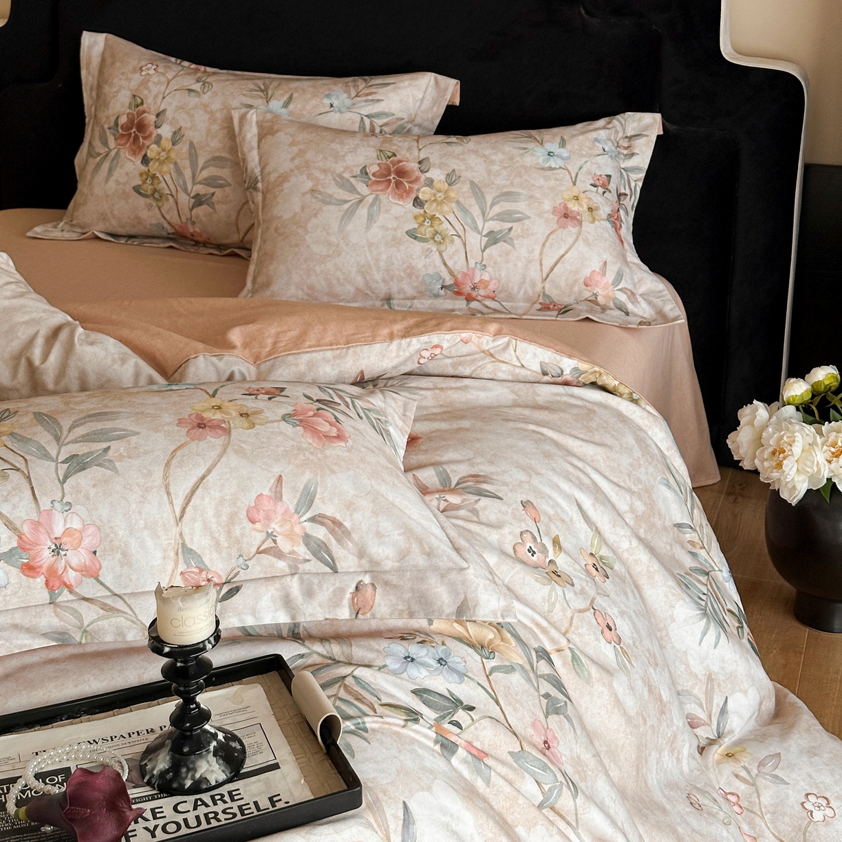 91家纺网 家纺一手货源 找家纺 羚羊语家纺 2025新款A类全棉生态磨毛100棉数码印花四件套活性磨毛轻奢美拉德系简约花卉床单床笠三件套 青瓷韵