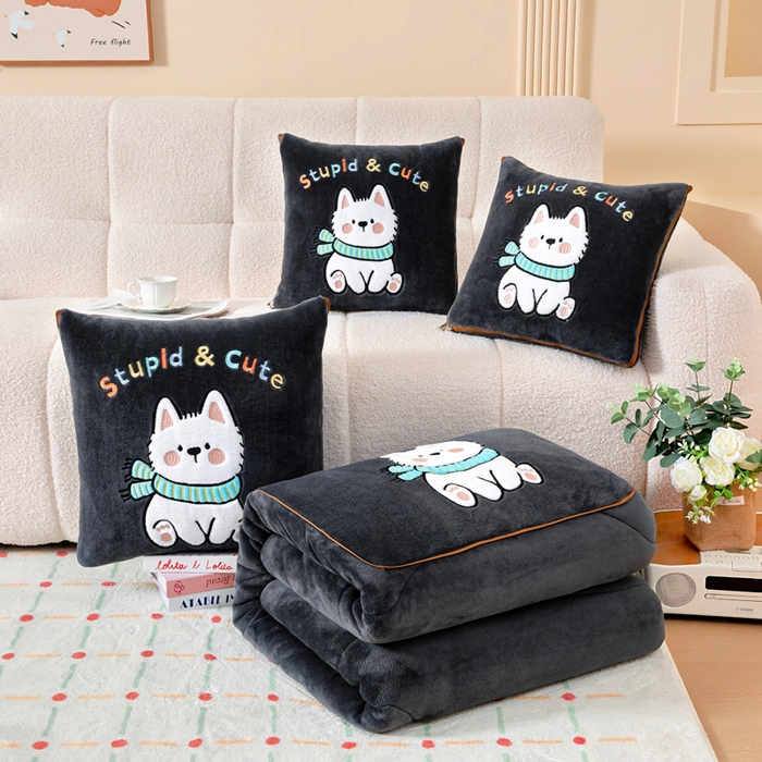 阳光依佰抱枕被 2025秋冬新款牛奶绒多功能抱枕被系列-调皮狗 调皮狗---神秘黑