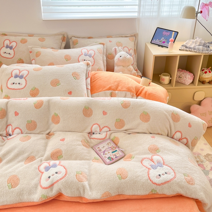 91家纺网 家纺一手货源 找家纺 川悦生活 2025新款立体雪花绒印花大床四件套系列一场景一 橘兔