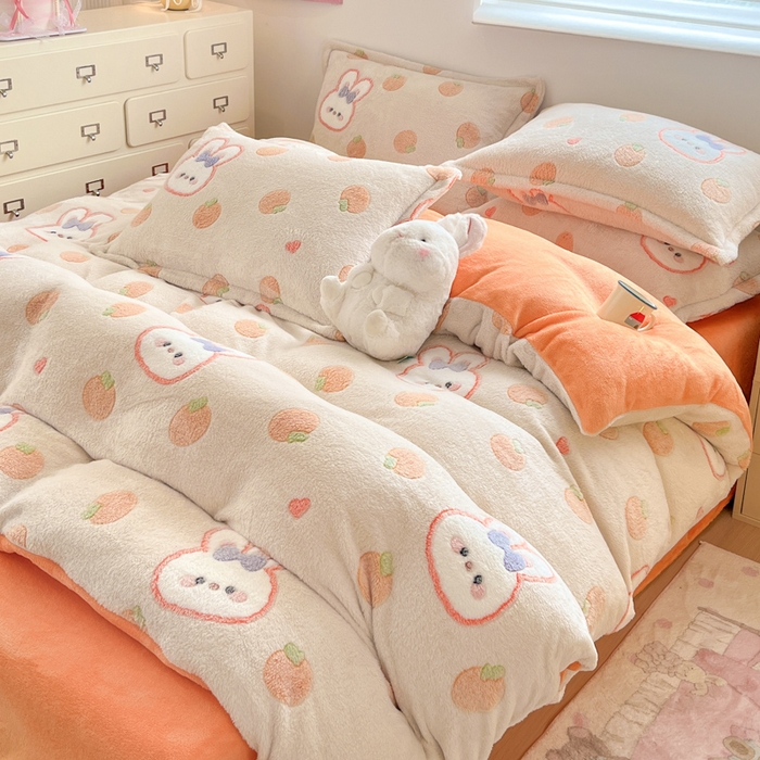 91家纺网 家纺一手货源 找家纺 川悦生活 2025新款立体雪花绒印花大床四件套系列一场景一 橘兔
