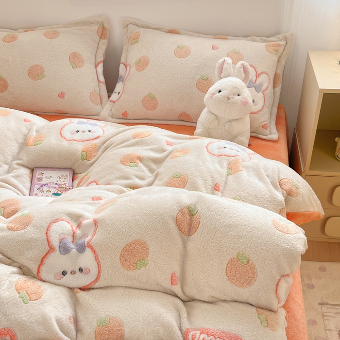 91家纺网 家纺一手货源 找家纺 川悦生活 2025新款立体雪花绒印花大床四件套系列一场景一 橘兔