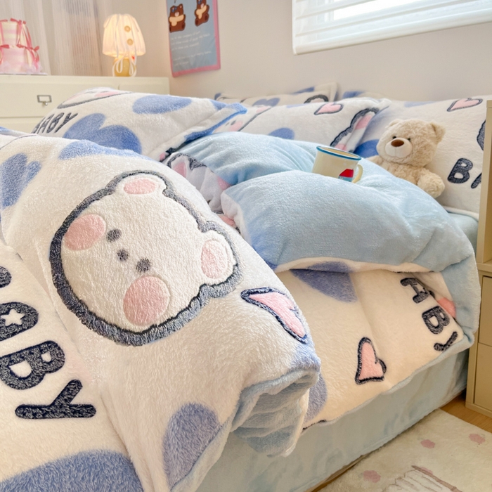 91家纺网 家纺一手货源 找家纺 川悦生活 2025新款立体雪花绒印花大床四件套系列一场景一 可爱熊