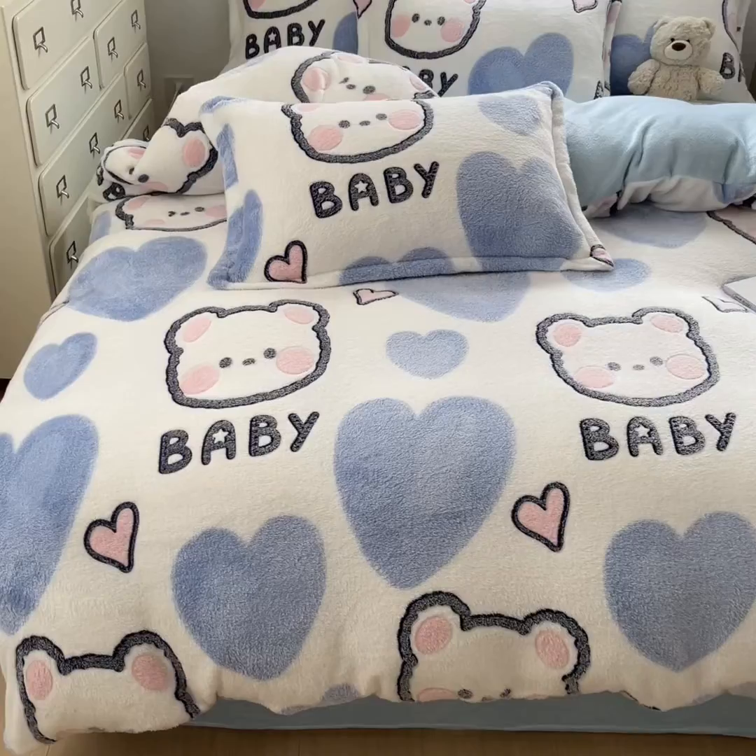 91家纺网 家纺一手货源 找家纺 川悦生活 2025新款立体雪花绒印花大床四件套系列一场景一 可爱熊