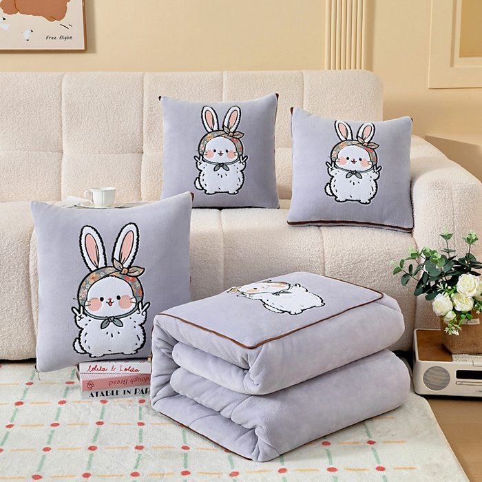 阳光依佰抱枕被 2025秋冬新款牛奶绒多功能抱枕被系列-大耳兔 大耳兔---丁香紫