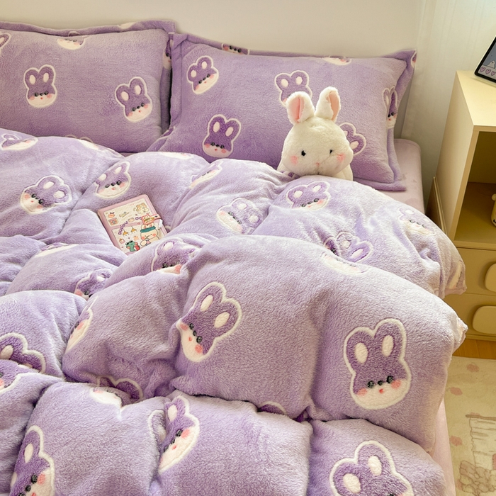 91家纺网 家纺一手货源 找家纺 川悦生活 2025新款立体雪花绒印花大床四件套系列一场景一 妮娜兔