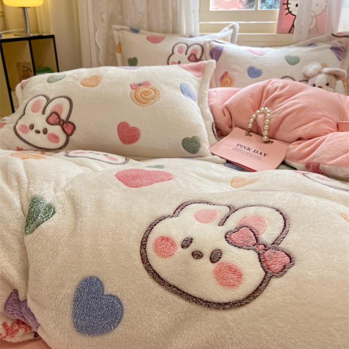 91家纺网 家纺一手货源 找家纺 川悦生活 2025新款立体雪花绒印花大床四件套系列一场景一 泡芙小兔