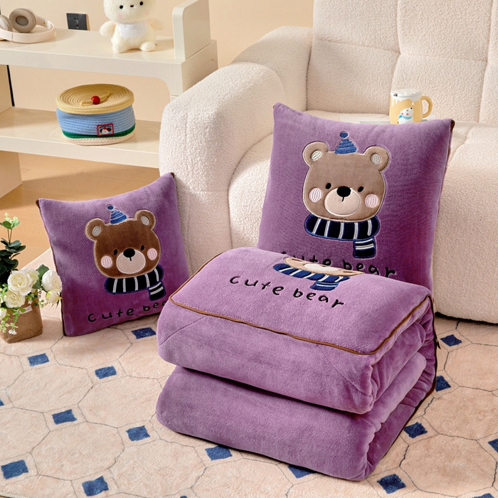 阳光依佰抱枕被 2025秋冬新款牛奶绒多功能抱枕被系列-抱抱熊 抱抱熊---罗兰紫