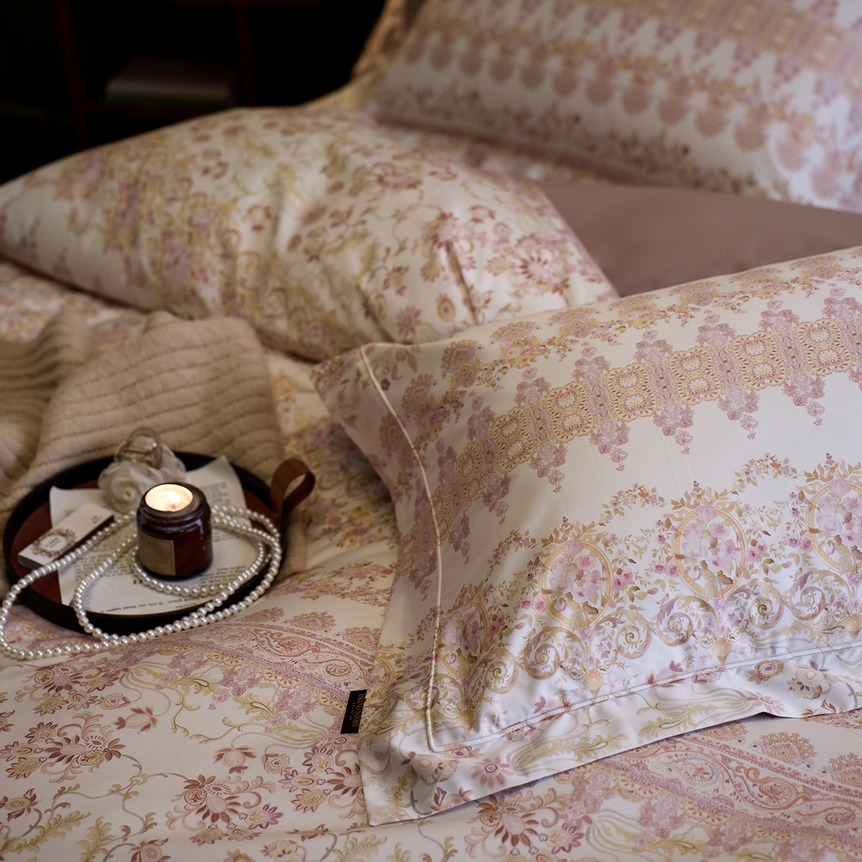 91家纺网 家纺一手货源 找家纺 2025新款 【不断货】70SA类轻奢长绒棉印花四件套正品YKK拉链+精品做工+独版（控价，不低于458） 花漾梦境