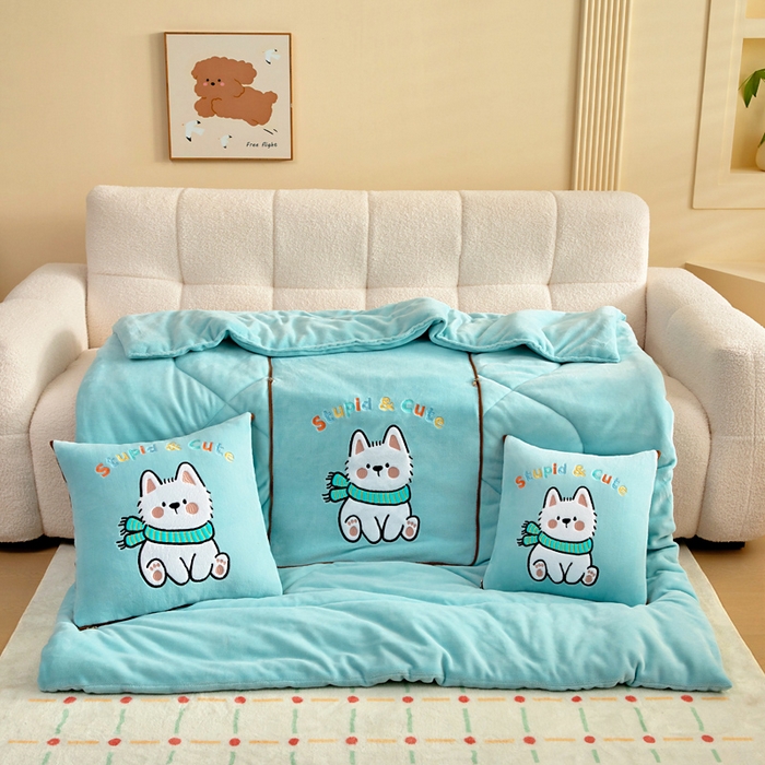 91家纺网 家纺一手货源 找家纺 （总）阳光依佰抱枕被 2025秋冬新款牛奶绒多功能抱枕被系列-调皮狗