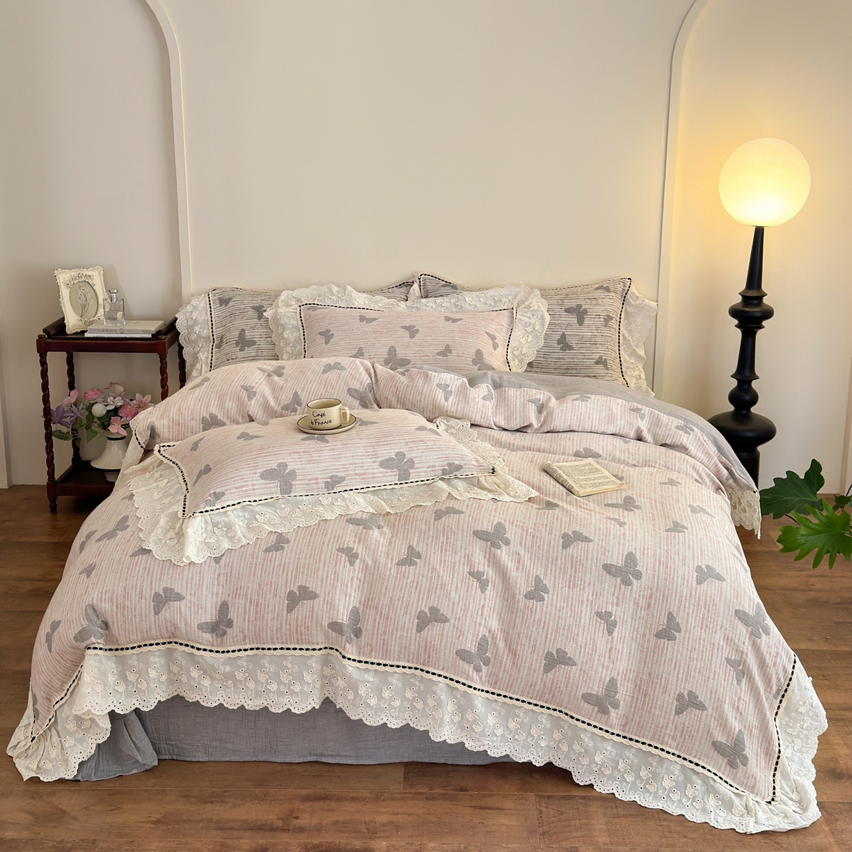 91家纺网 家纺一手货源 找家纺 淑女公社家纺 2025秋冬新款法式空气提花皱皱纱四件套-蝶舞 蝶舞 太空灰