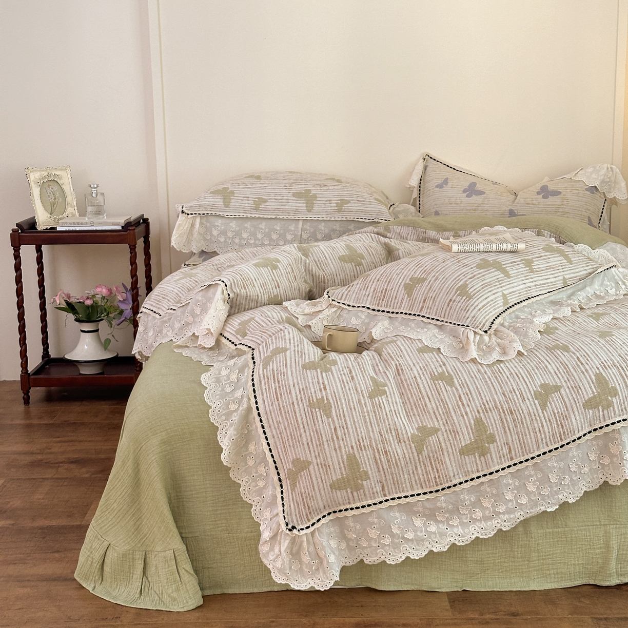 91家纺网 家纺一手货源 找家纺 淑女公社家纺 2025秋冬新款法式空气提花皱皱纱四件套-蝶舞 蝶舞 抹茶绿