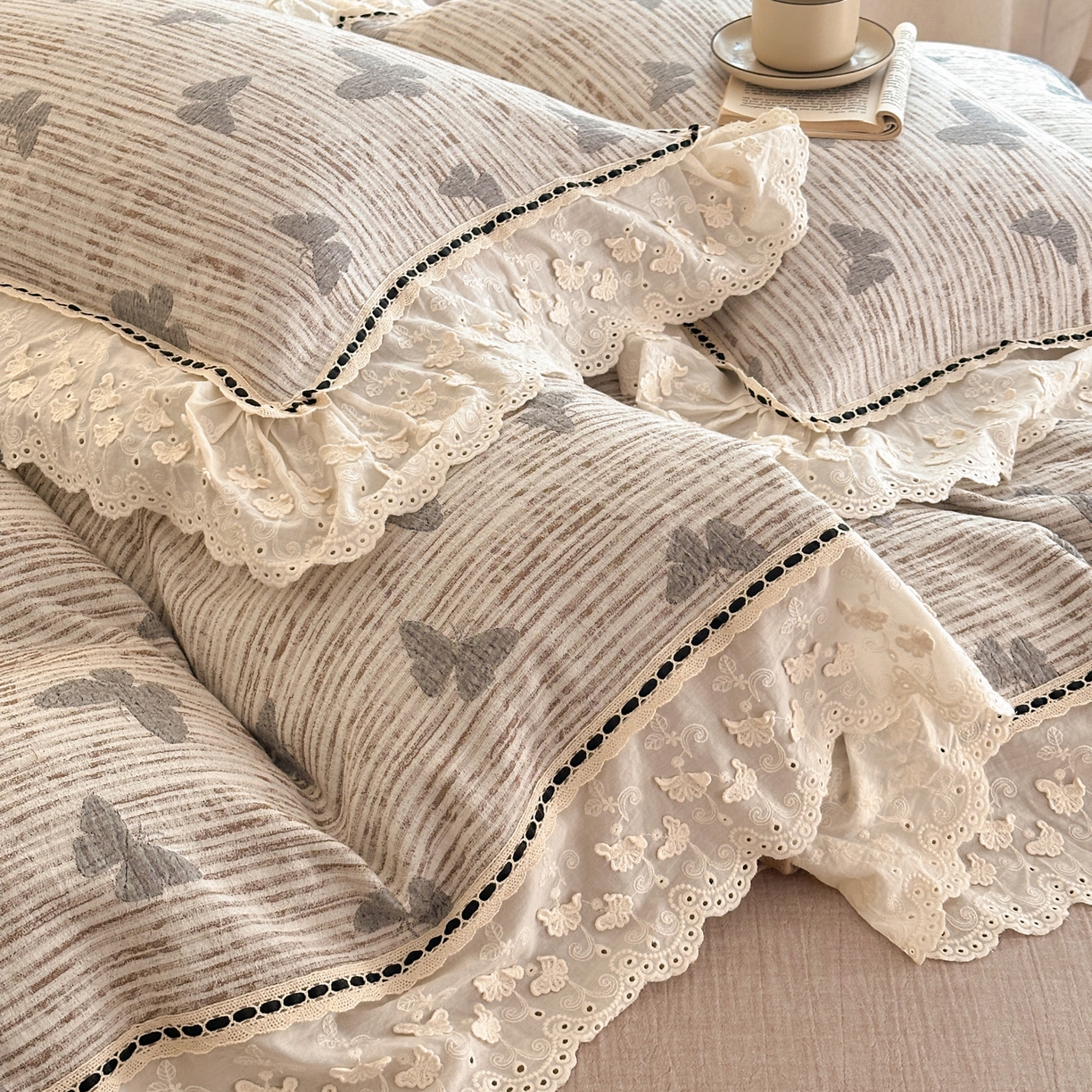 91家纺网 家纺一手货源 找家纺 淑女公社家纺 2025秋冬新款法式空气提花皱皱纱四件套-蝶舞 蝶舞 摩卡棕