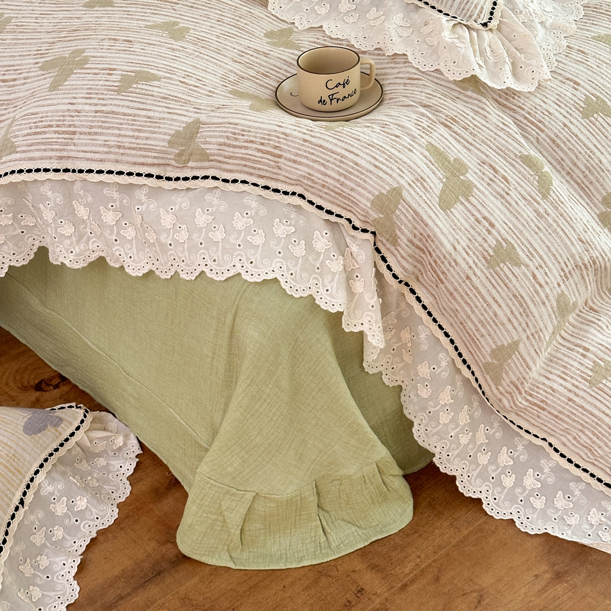 91家纺网 家纺一手货源 找家纺 淑女公社家纺 2025秋冬新款法式空气提花皱皱纱四件套-蝶舞 蝶舞 抹茶绿