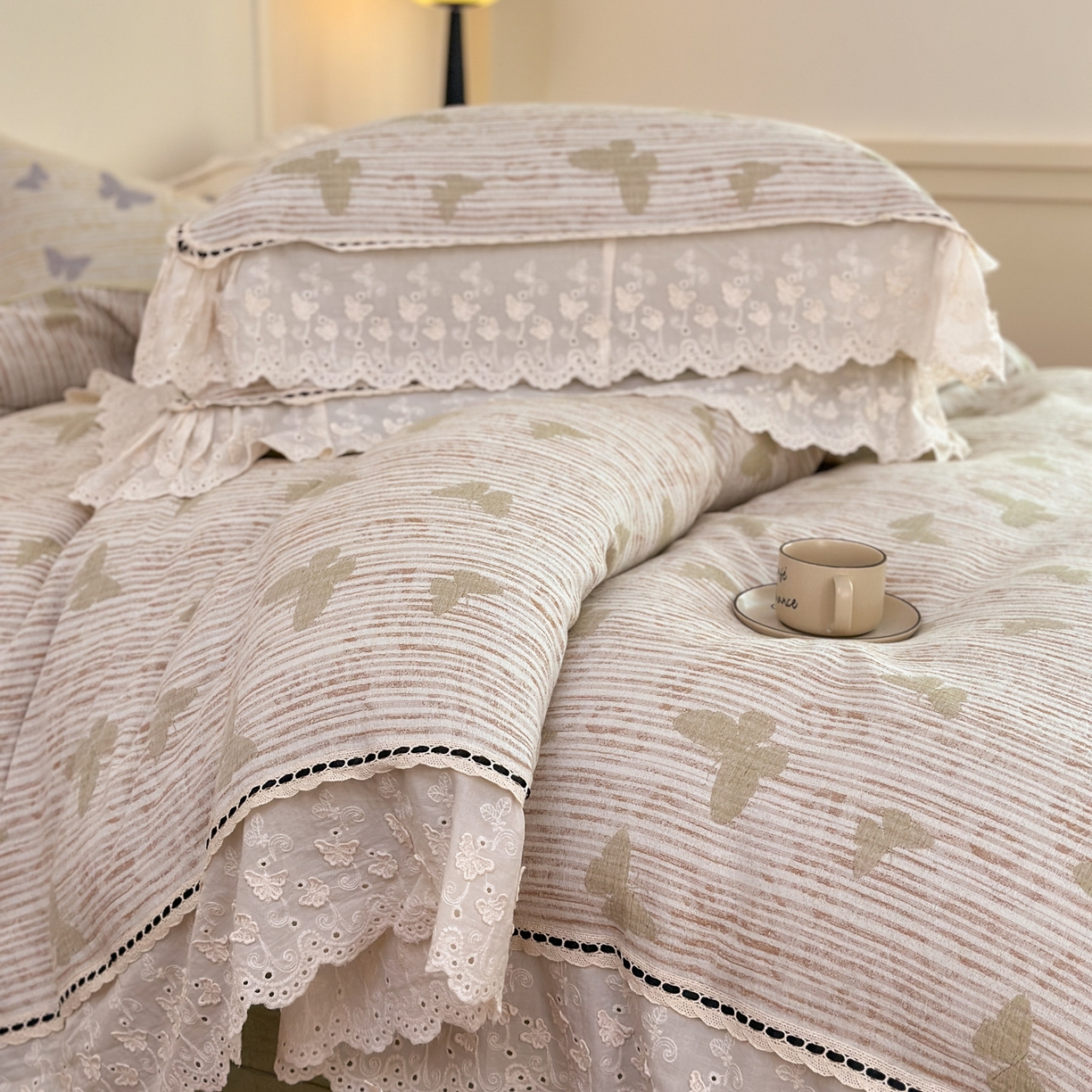 91家纺网 家纺一手货源 找家纺 淑女公社家纺 2025秋冬新款法式空气提花皱皱纱四件套-蝶舞 蝶舞 抹茶绿