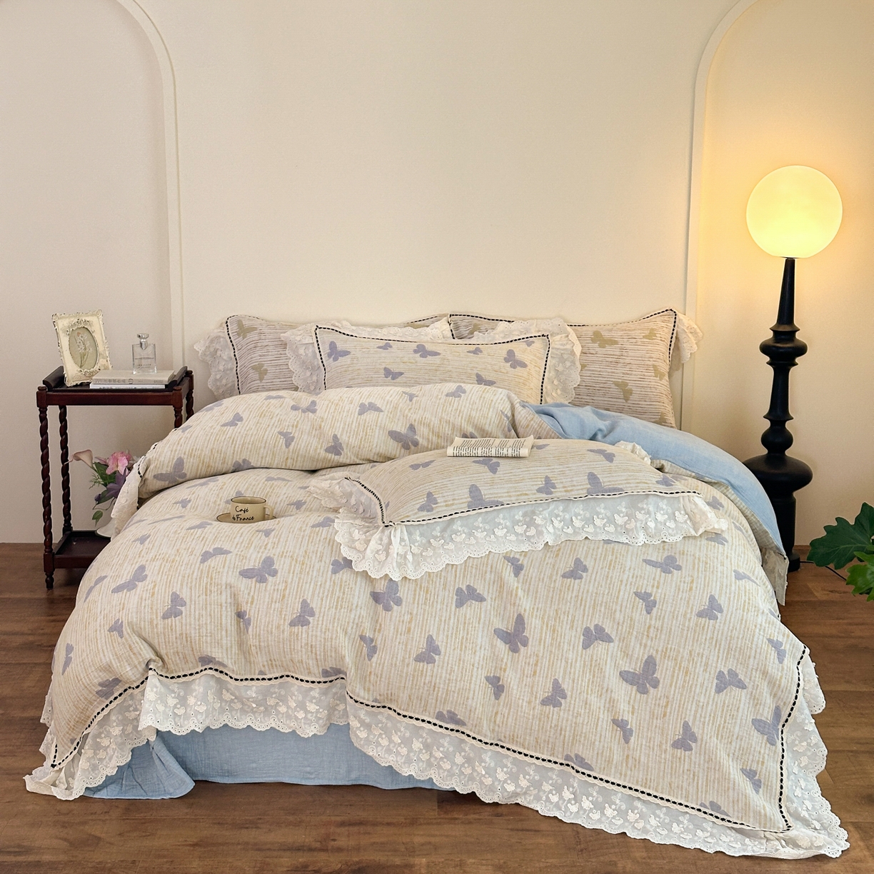 91家纺网 家纺一手货源 找家纺 淑女公社家纺 2025秋冬新款法式空气提花皱皱纱四件套-蝶舞 蝶舞 静谧蓝