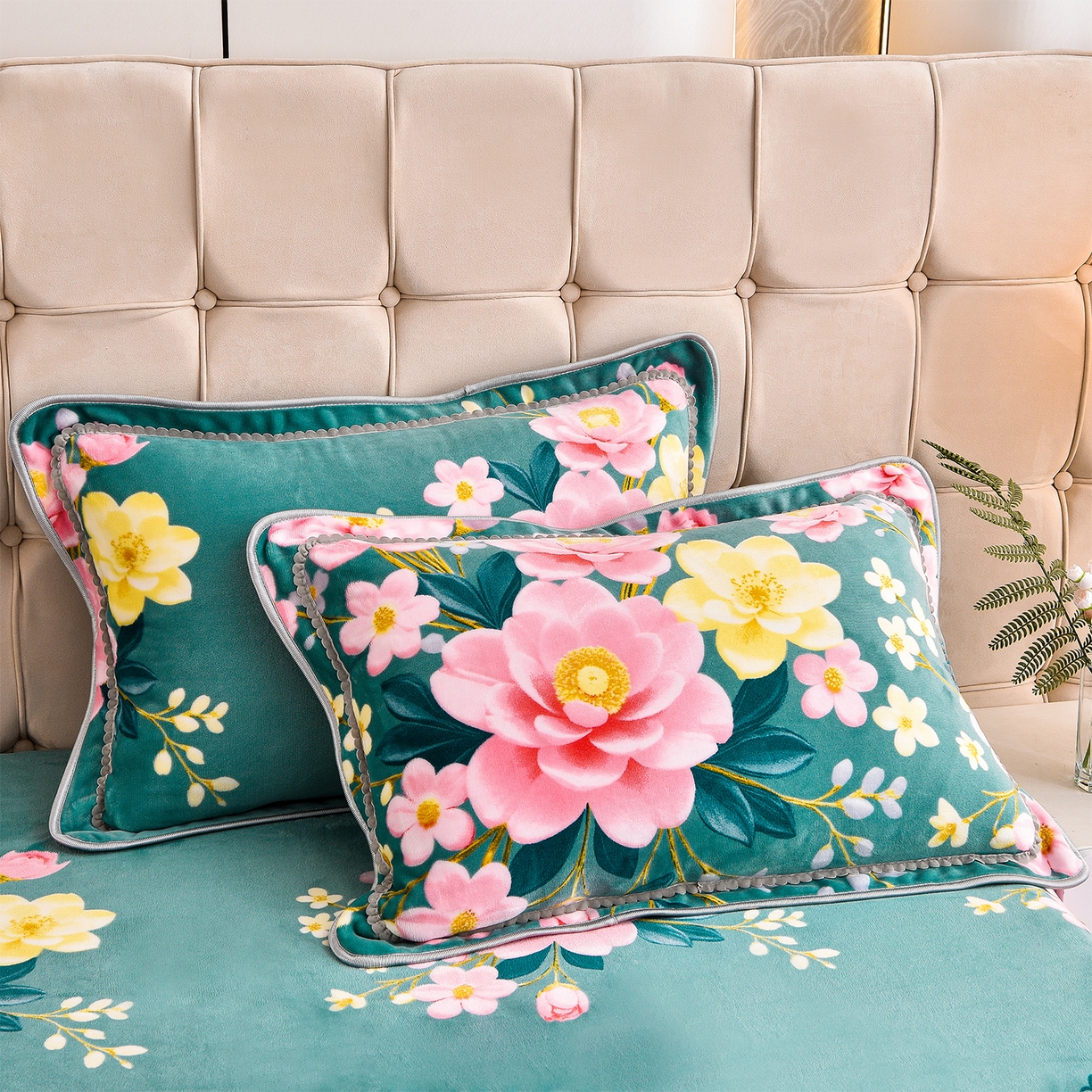 91家纺网 家纺一手货源 找家纺 博兰蒂 2025新款床裙款高克重牛奶绒印花四件套 花开富贵