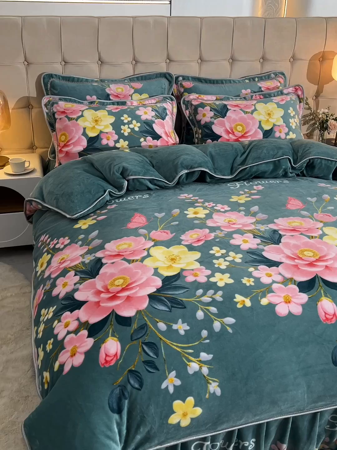 91家纺网 家纺一手货源 找家纺 博兰蒂 2025新款床裙款高克重牛奶绒印花四件套 花开富贵