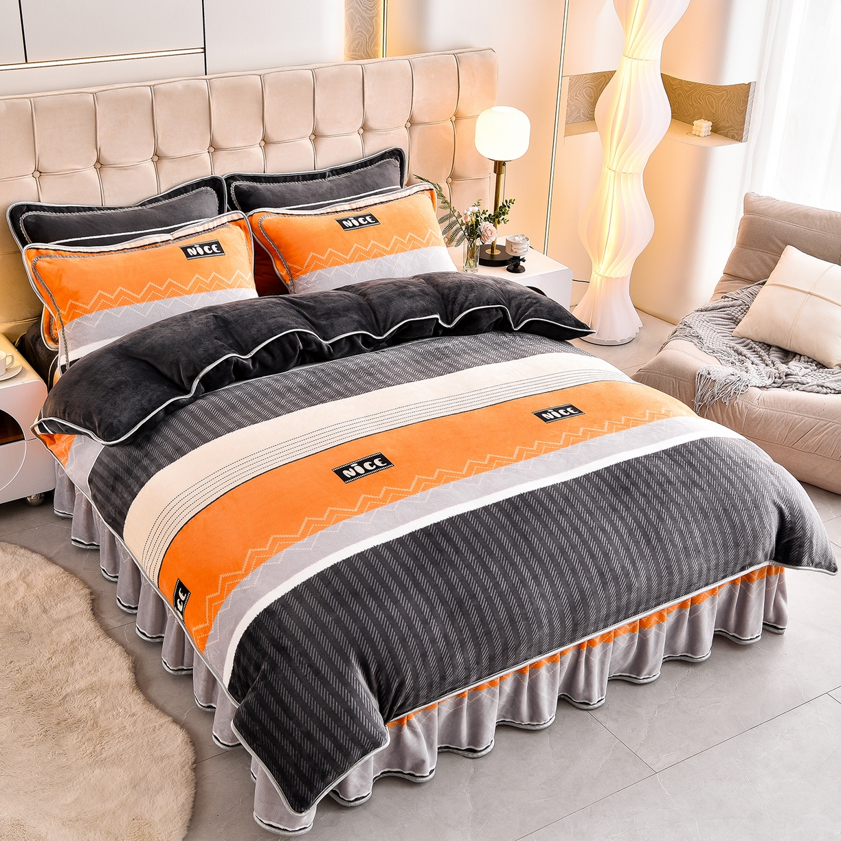 91家纺网 家纺一手货源 找家纺 博兰蒂 2025新款床裙款高克重牛奶绒印花四件套 爵士格调