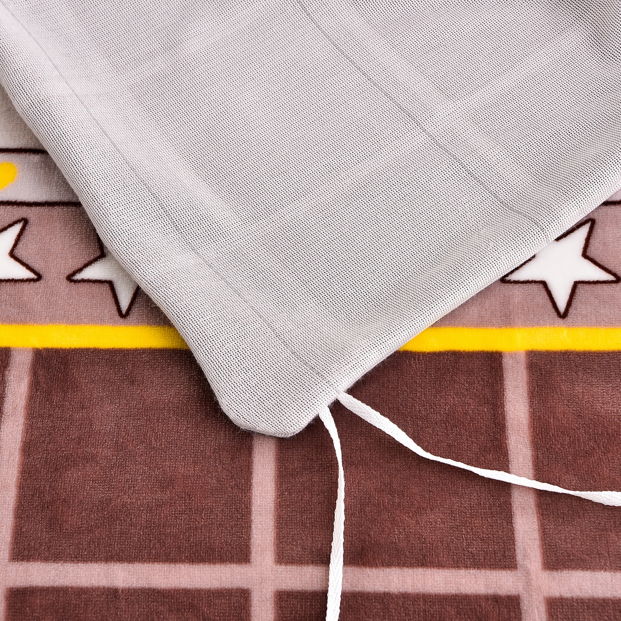 91家纺网 家纺一手货源 找家纺 博兰蒂 2025新款床裙款高克重牛奶绒印花四件套 浪漫之星