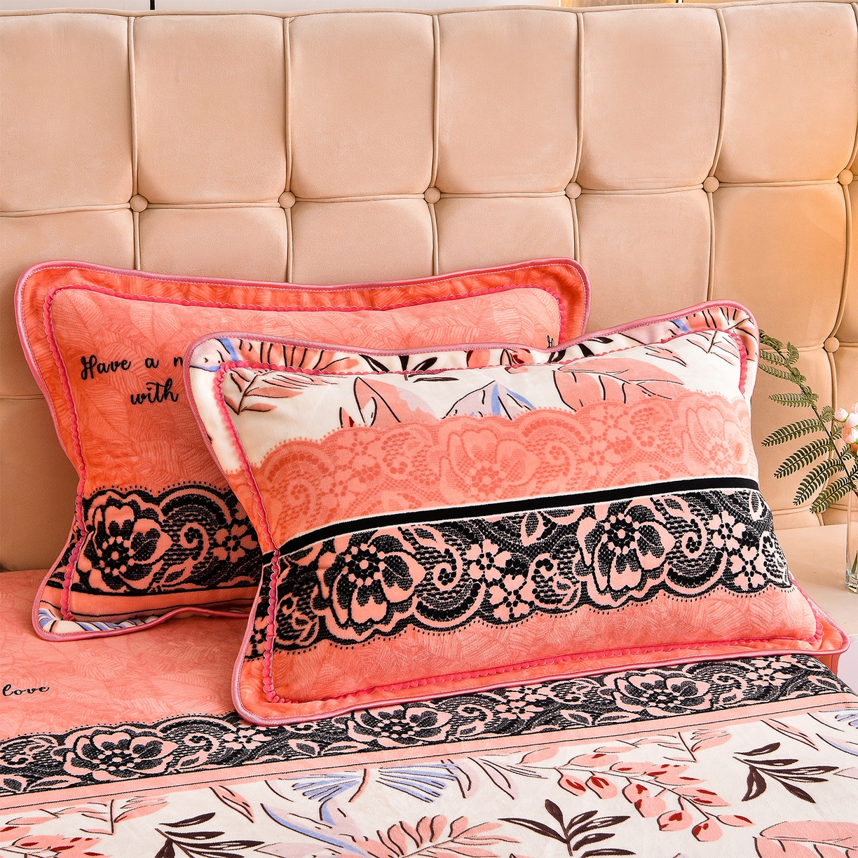 91家纺网 家纺一手货源 找家纺 博兰蒂 2025新款床裙款高克重牛奶绒印花四件套 梦幻花语